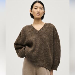 Babaa No. 29 Oak Wool Jumper with V-Neck